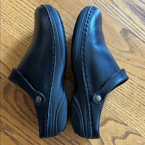 Spring Step Black Leather Mules - Picture 8 of 12